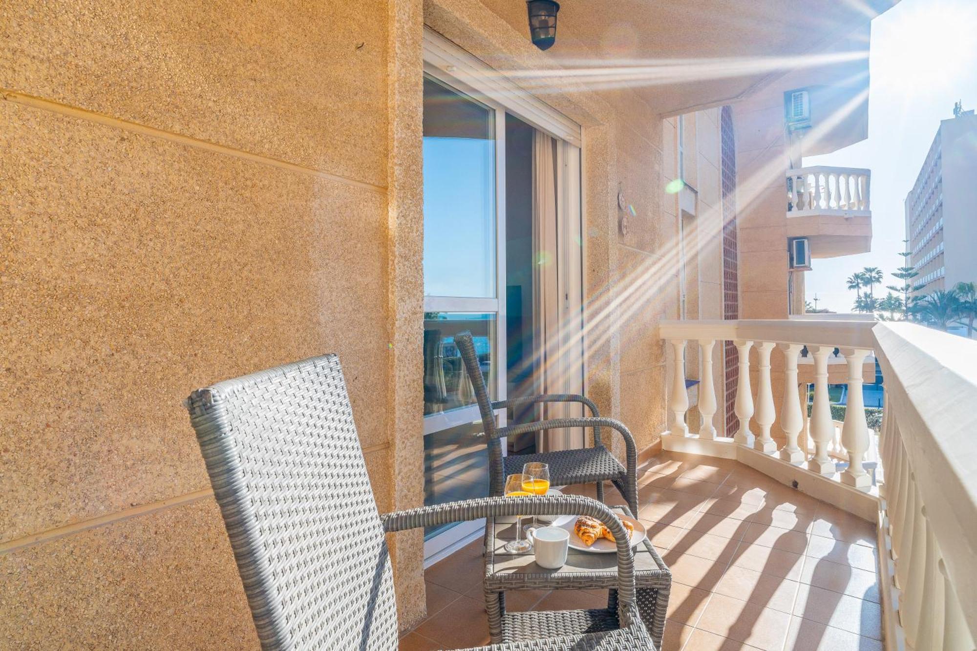Casa Playa Guadalmar, Beautiful Apartment In Front Of The Sea, Wifi, Ac, Smart Tv, Private Parking مالقة المظهر الخارجي الصورة